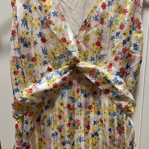 Banana Republic | Yellow Floral Ruffle V Neck Fit and Flare Dress size 0P - Picture 5 of 10